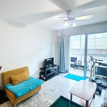 T1 Bord De * ニース